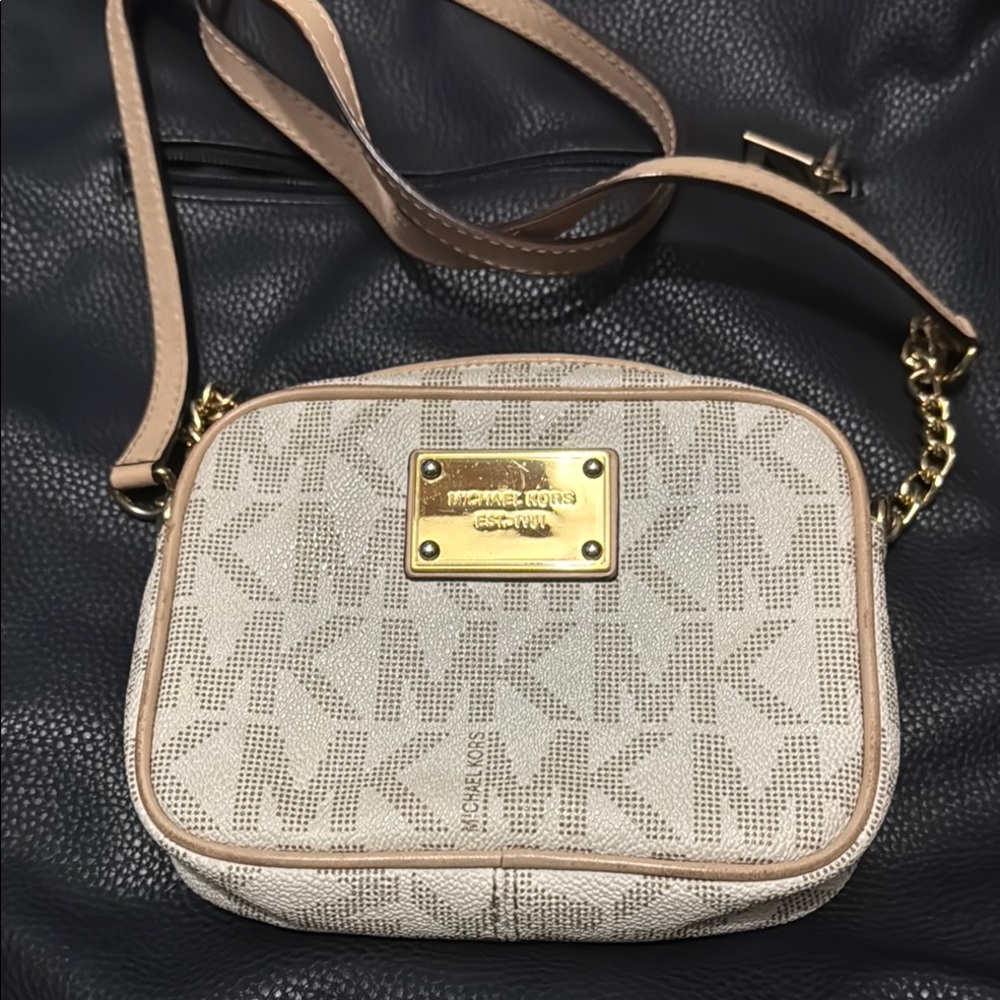 MICHAEL Michael Kors Cream Crossbody Bag with Monogram Pattern